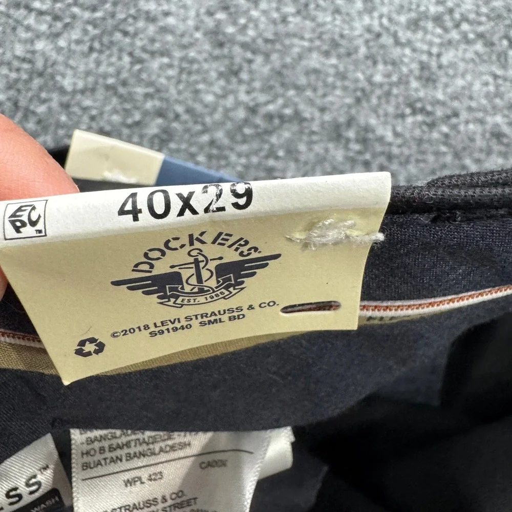 Dockers Signature Khaki Pants Mens 40x29 Black Classic Fit Lux Cotton Stretch